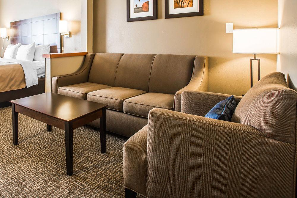 Comfort Inn & Suites Waterloo - Cedar Falls Zewnętrze zdjęcie